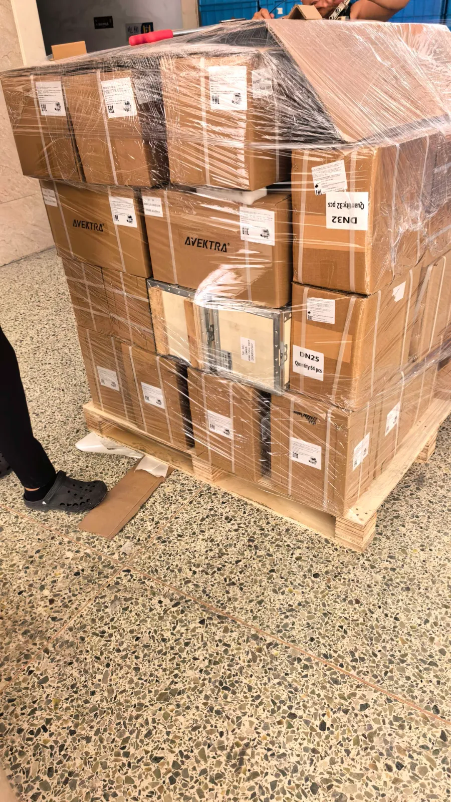 Xinkong Ships Batch of HVAC Automatic Control Products to Russia via Railway Transport